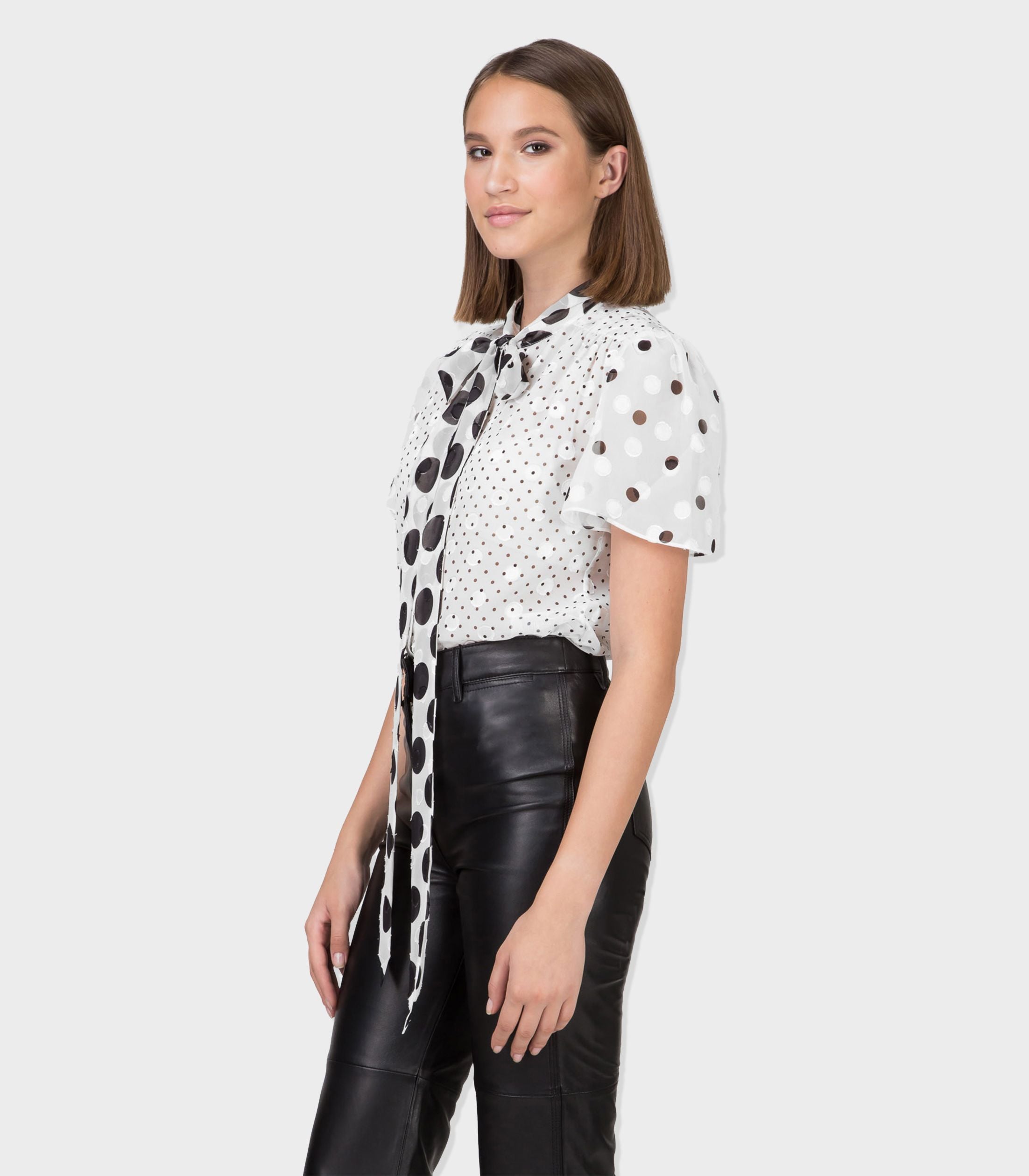 WHITE/BLACK