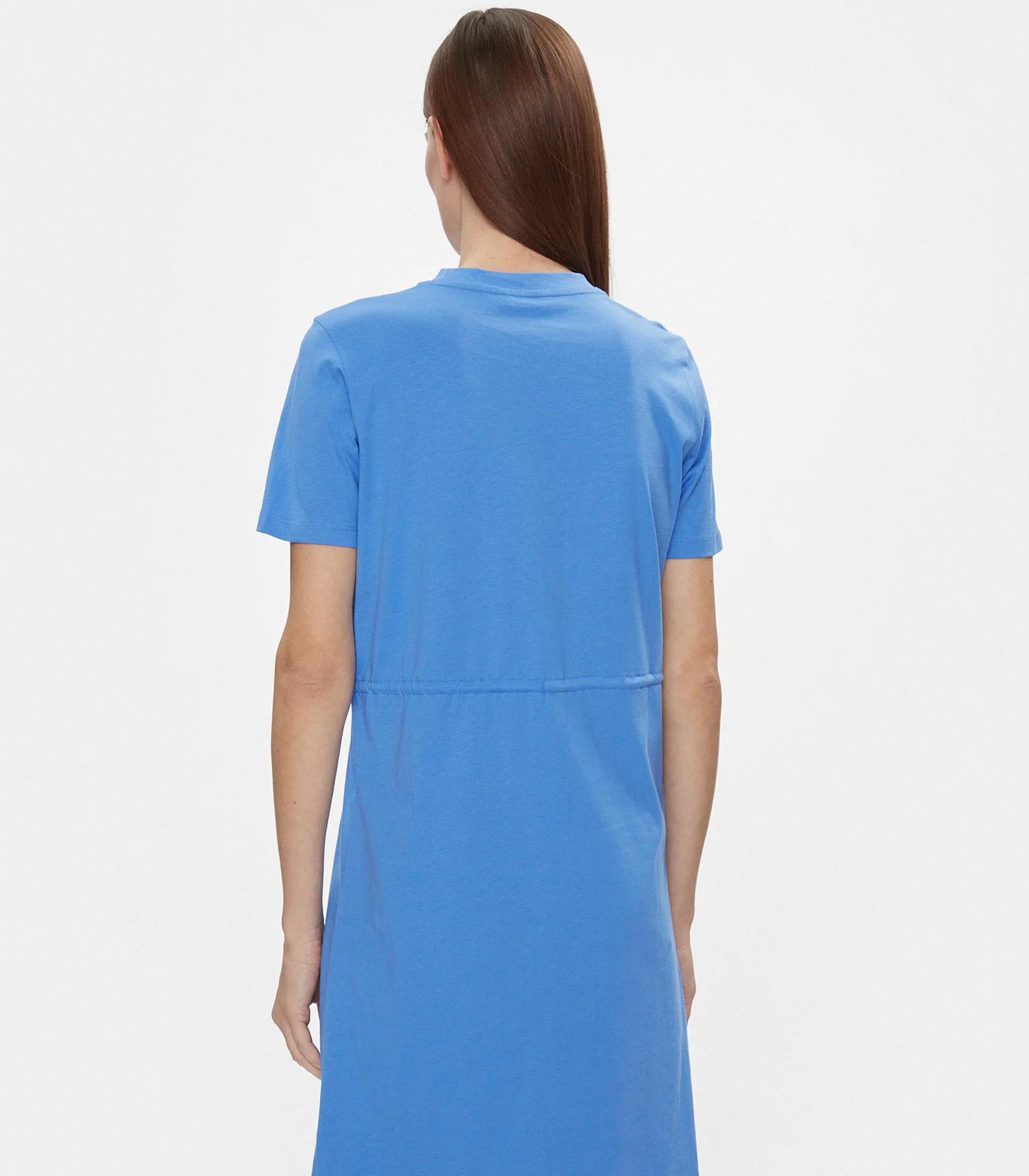 medium blue